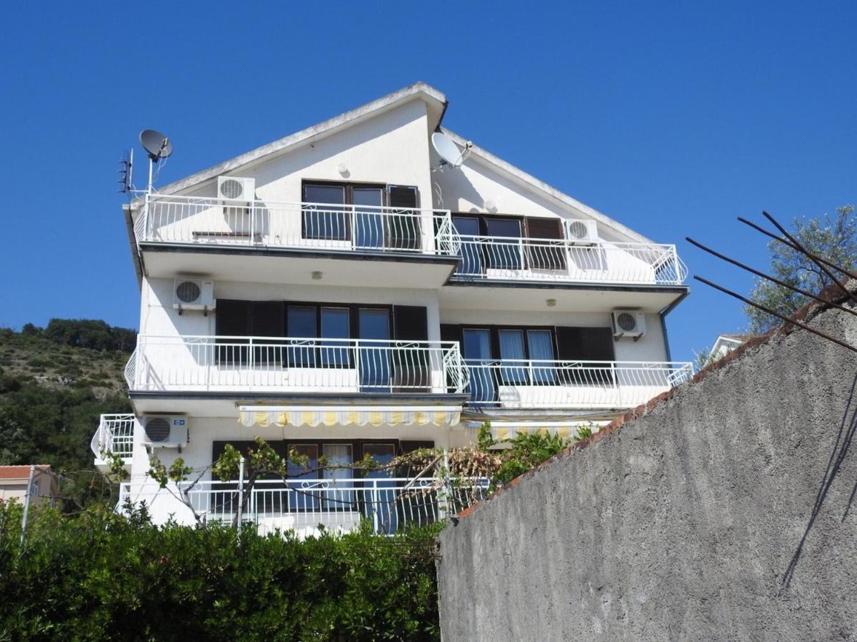 Madam Svetlana Bed and Breakfast Tivat Exteriör bild