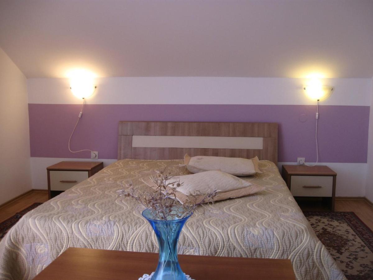 Madam Svetlana Bed and Breakfast Tivat Exteriör bild