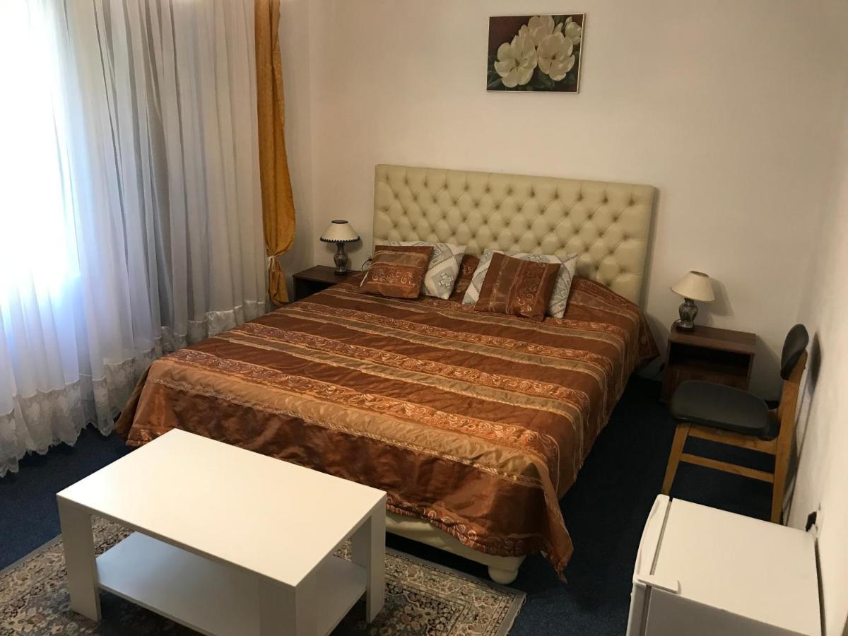 Madam Svetlana Bed and Breakfast Tivat Exteriör bild
