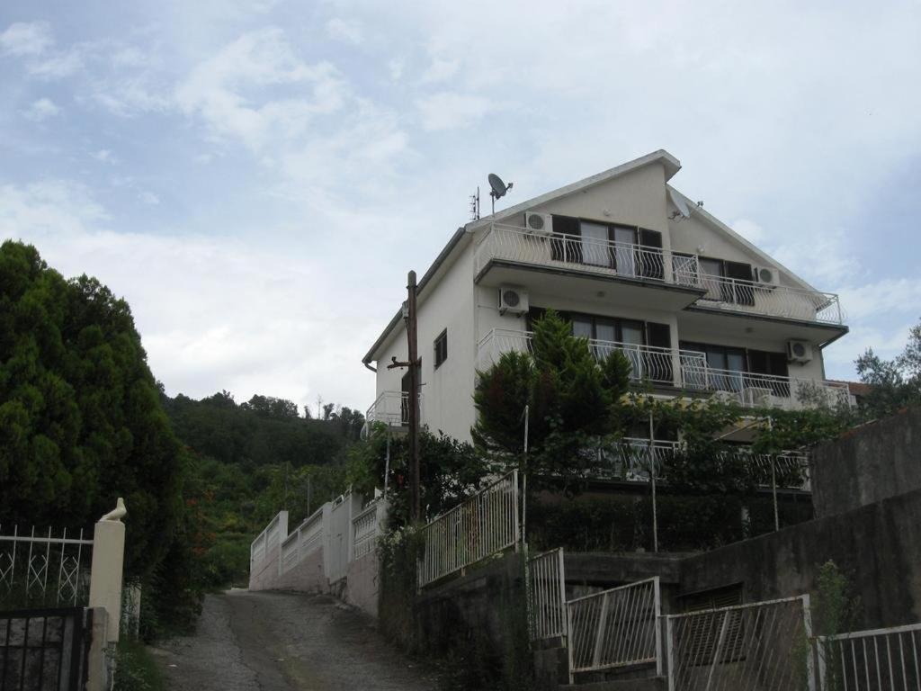 Madam Svetlana Bed and Breakfast Tivat Exteriör bild