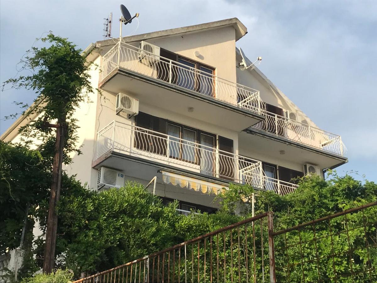 Madam Svetlana Bed and Breakfast Tivat Exteriör bild